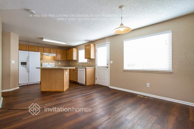 Building Photo - 14922 E 50th Dr