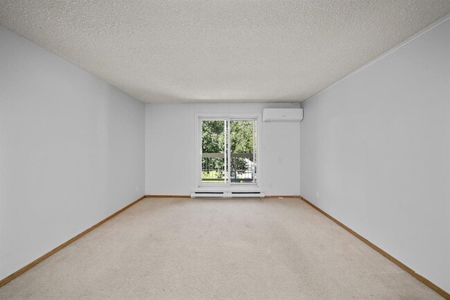 Building Photo - 176 Mountain Ave