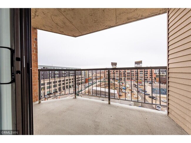 Foto del edificio - Modern Downtown St. Paul Condo with Top-Ti...