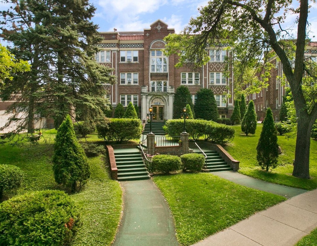 2905 & 2915 Dean Parkway Apartments Minneapolis, MN