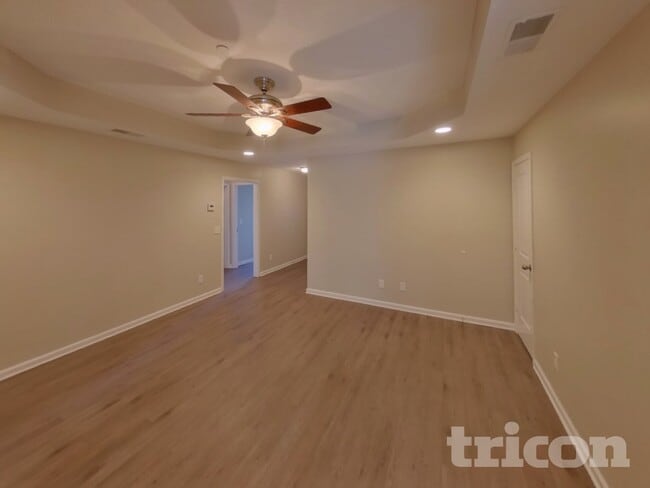 Building Photo - 605 Silverhill Dr