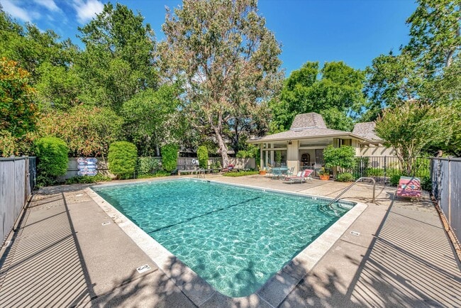 Building Photo - Hidden Gem at Saratoga Creekside – End Uni...