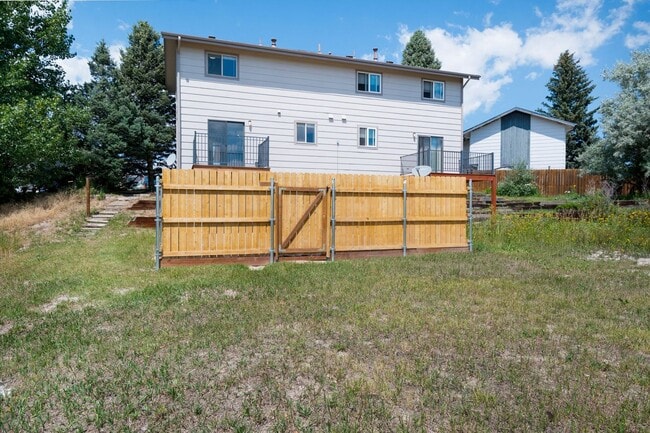 Building Photo - remodeled Monument town home