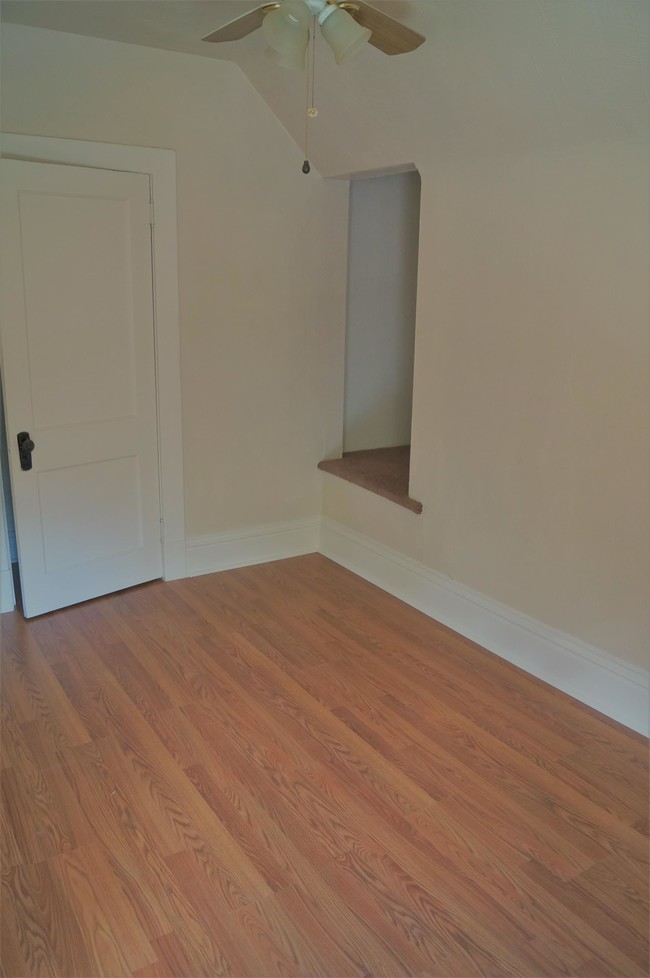 Building Photo - 5425 Baywood St