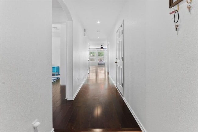 Building Photo - 150 Breccia Cove