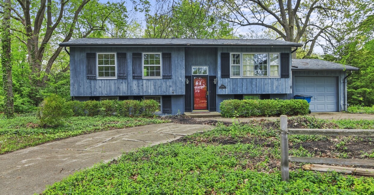 Primary Photo - 2204 Broadmoor Dr