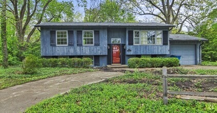 Building Photo - 2204 Broadmoor Dr
