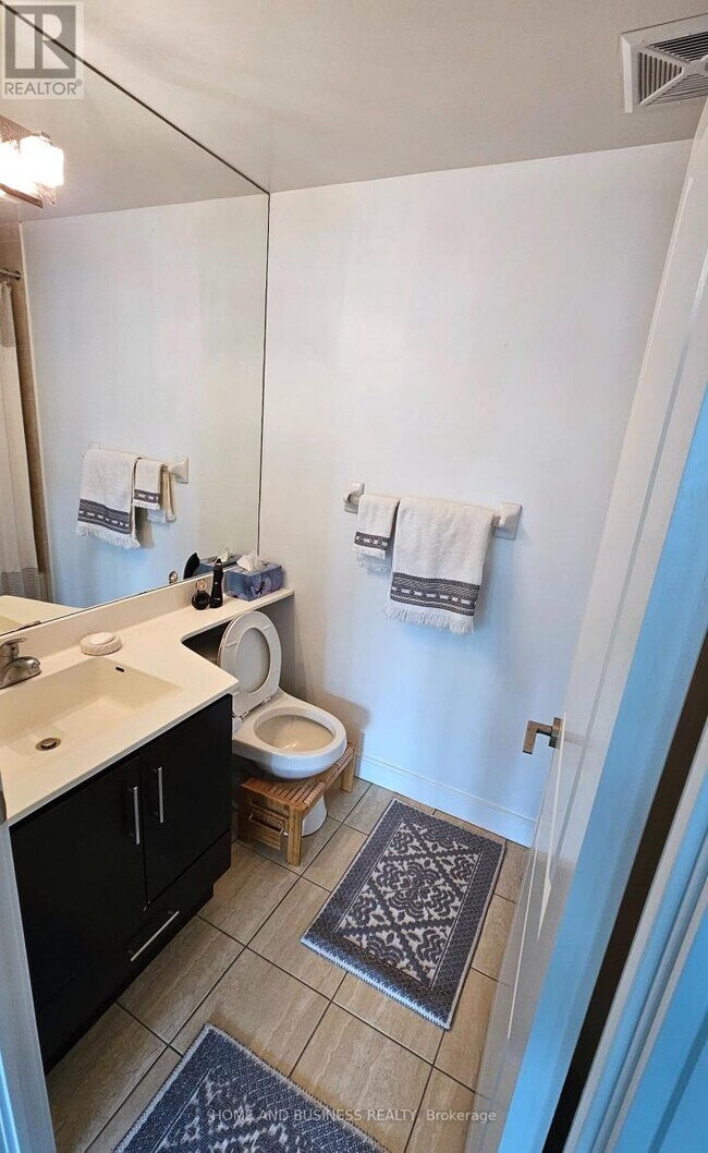 Building Photo - 60 Absolute Ave