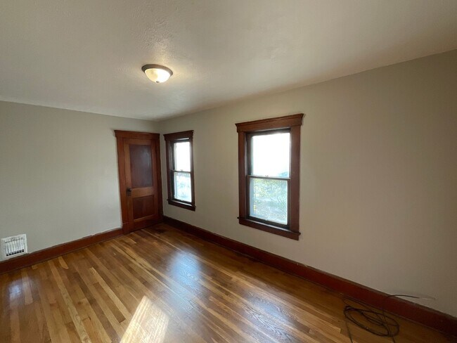 Building Photo - 210 14th Street