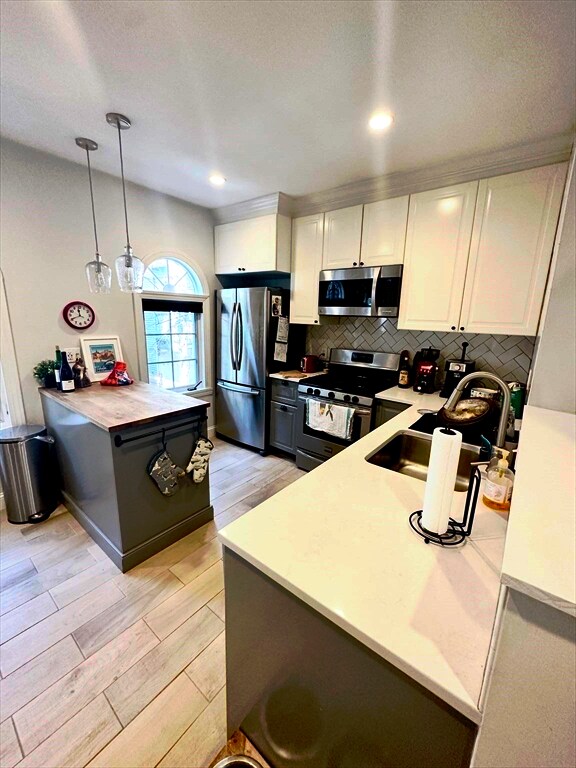 Foto principal - 179 H St