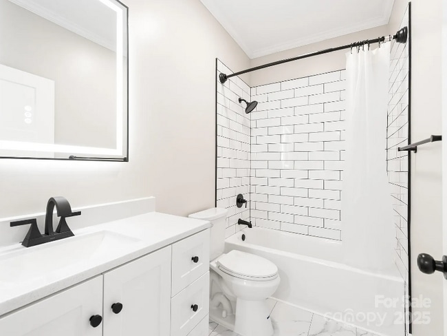 Building Photo - 123 Edwards Ave