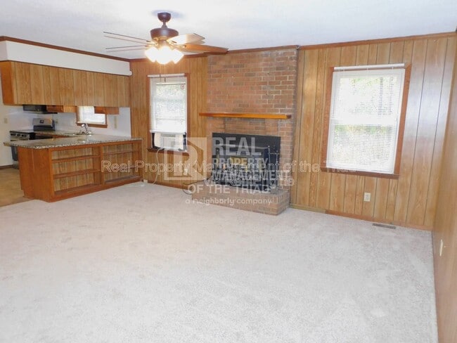 Building Photo - 8521 Richardsonwood Rd