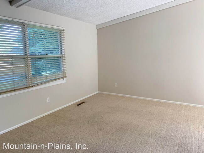 Building Photo - 4 br, 2.5 bath House - 2618 Brookwood Drive