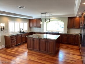 Building Photo - 7522 Mystic Voyage St