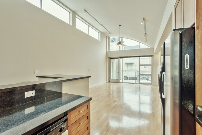 Building Photo - 630 8th St