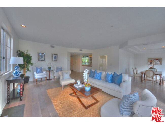 Foto del edificio - 1182 Wellesley Ave