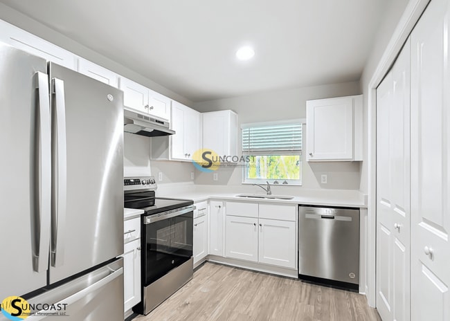 Building Photo - 2375 NE 10th St