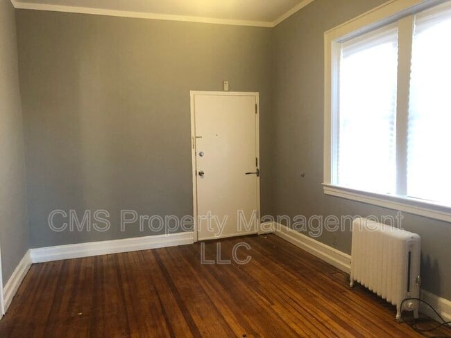Building Photo - 1501 S Wood Ave