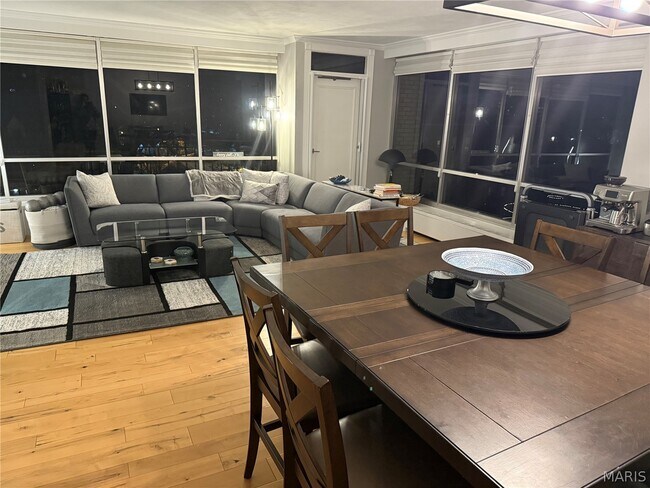 Foto del edificio - 4501 Lindell Blvd