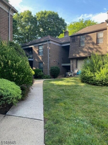 Building Photo - 323 Gill Ln