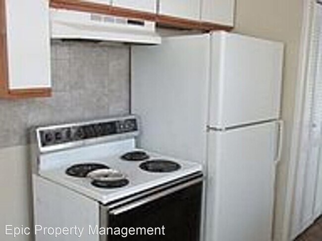 Building Photo - 2 br, 1 bath House - 2412 SW MOUNDVIEW DR