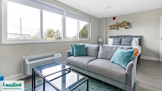 Building Photo - 305 Dr. M.L.K. Jr St S