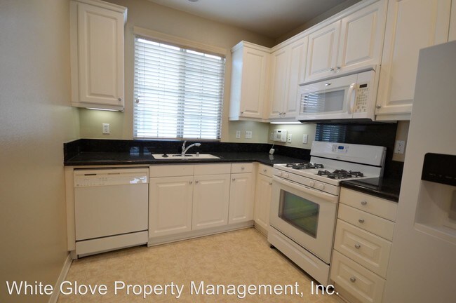 Building Photo - 4 br, 3 bath House - 330 Depot Court