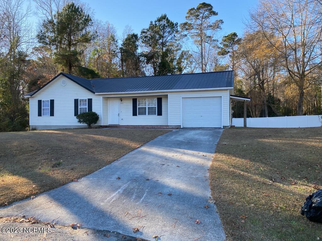 Foto principal - 300 Sedgefield Ct