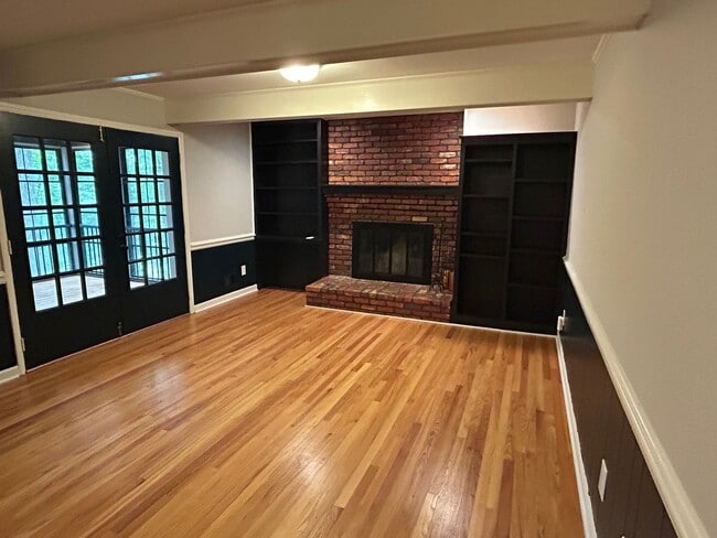 Building Photo - 5 Bed | 3.5 Bath House in Raleigh