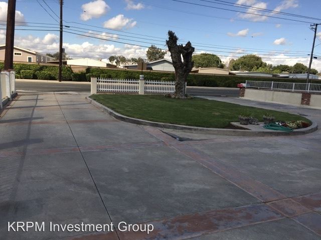 Foto principal - 144 E Orangethorpe Ave