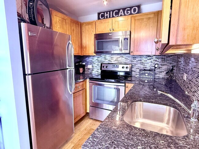 Foto del edificio - 3660 N Lake Shore Dr