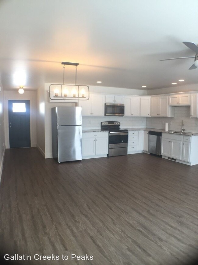 Building Photo - 1084 Forest Glen Dr
