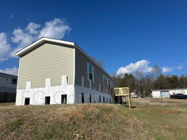 Building Photo - 66 Mt Pilot Mhp Dr