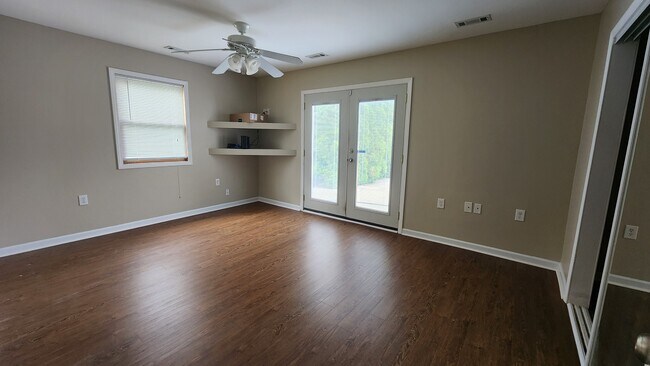 Foto del edificio - 4482 St Margaret Ln