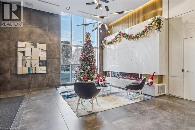 Building Photo - 223 St Clair Ave W