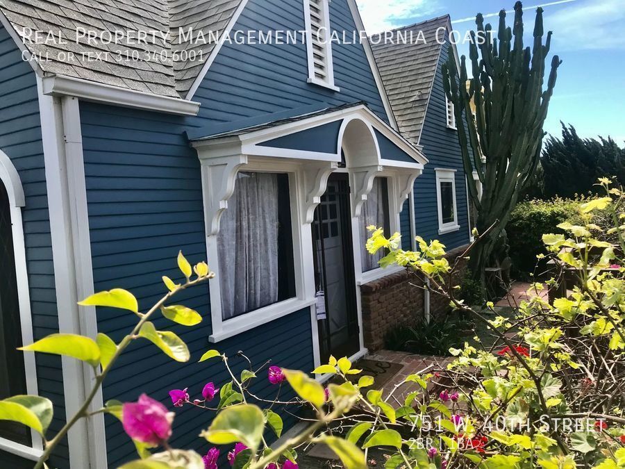 Primary Photo - Stunning Updated Artsy Cottage-Style Beach...