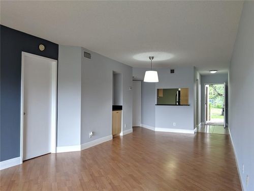 Building Photo - 2823 N Course Dr