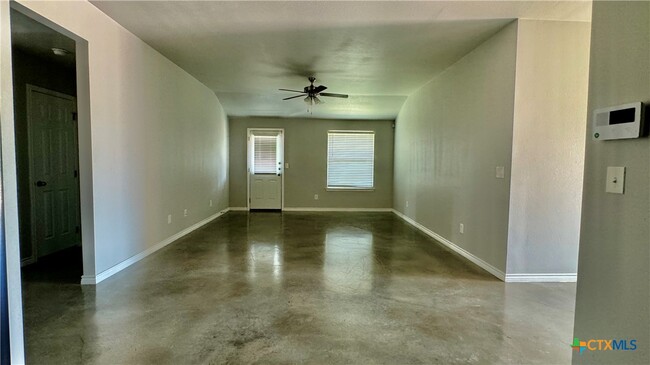 Building Photo - 400 Lowes Blvd
