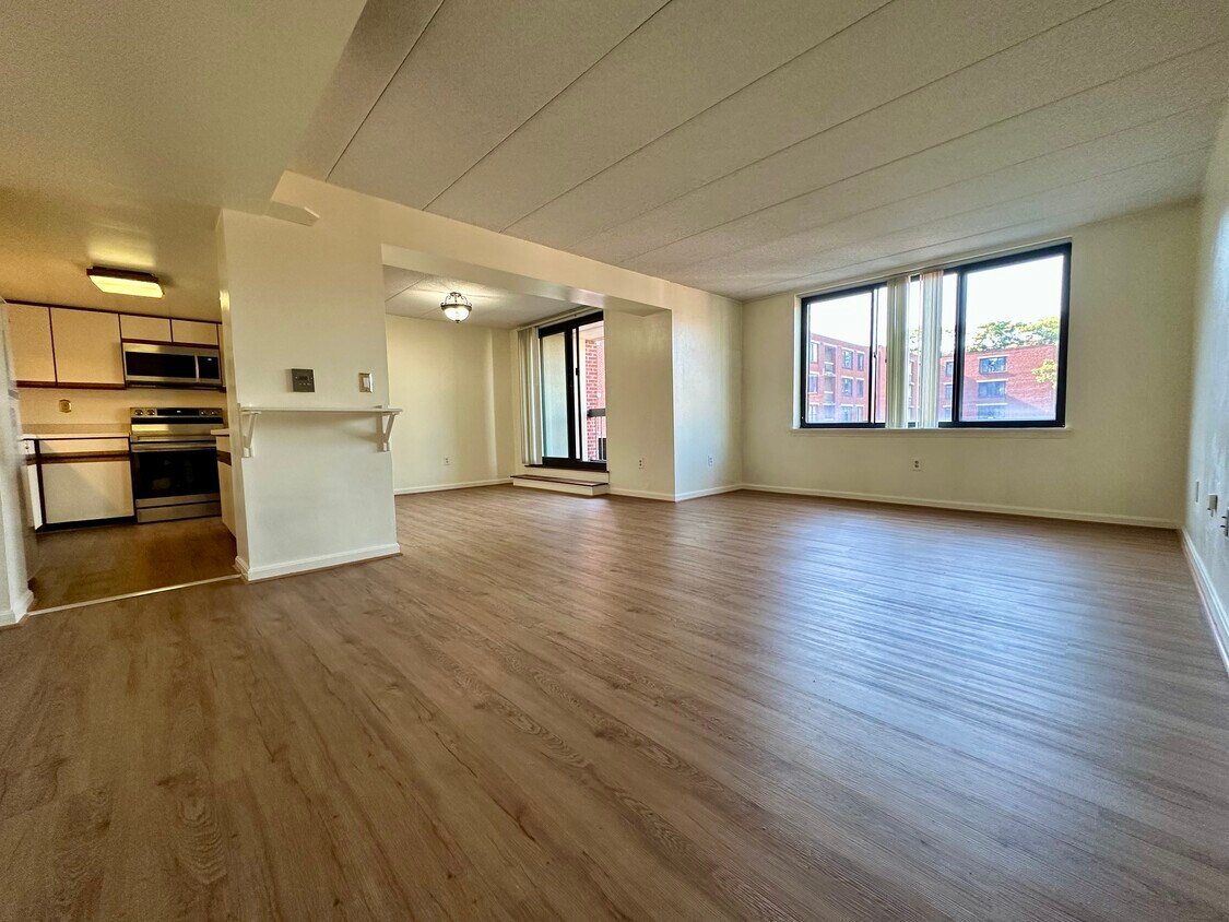 Foto principal - 85 Brainerd Rd