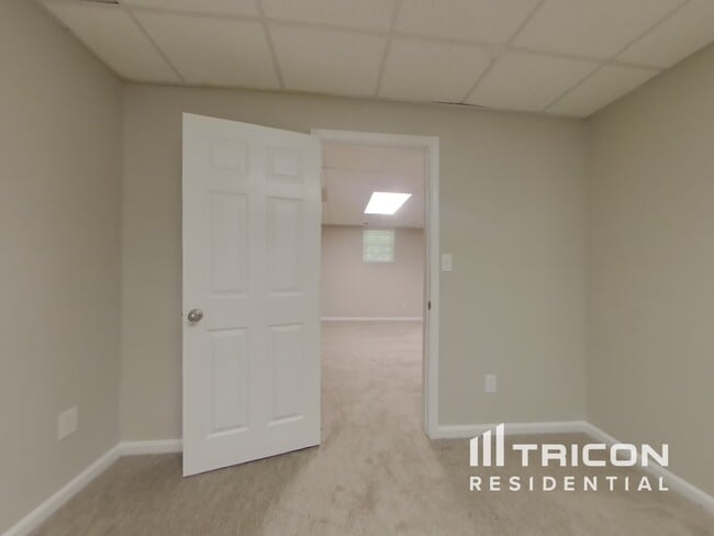 Building Photo - 3015 Brass Dr