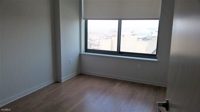 Building Photo - 617 Pavonia Ave