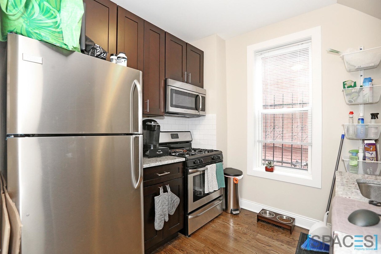 Building Photo - 1334 W 18th St