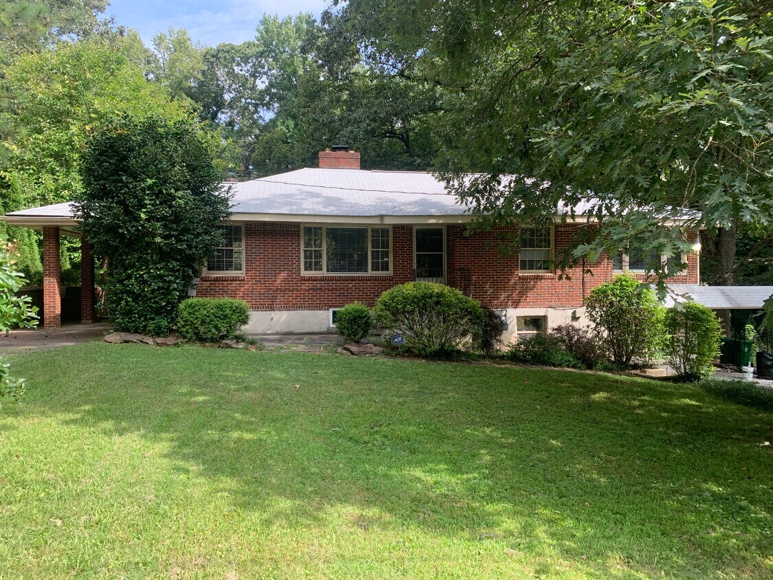 Primary Photo - 2674 White Oak Dr