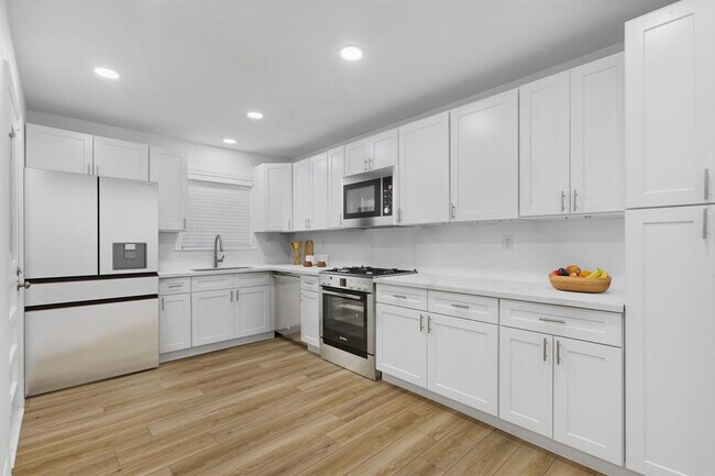 Building Photo - 6315 Thrush Dr