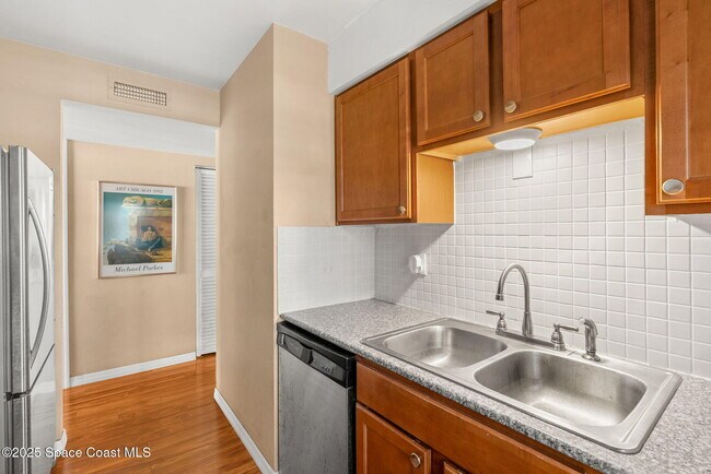 Foto del edificio - 8401 N Atlantic Ave