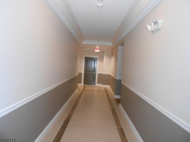 Foto del edificio - 1988-1998 Morris Ave