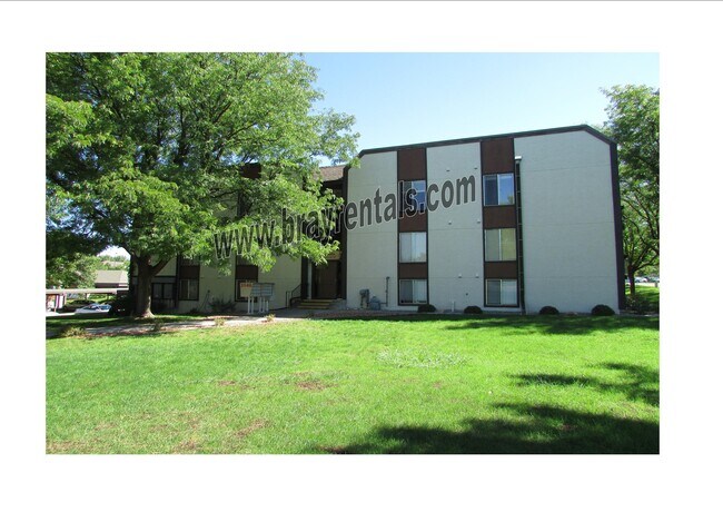 Foto del edificio - 3146 Lakeside Dr