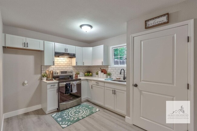 Foto del edificio - 1435 N Poplar Ave