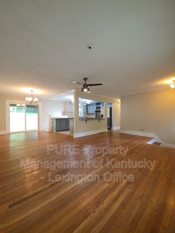 Building Photo - 1123 Gainesway Dr