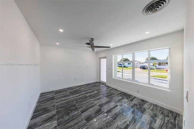 Building Photo - 9320 SW 46th Ter